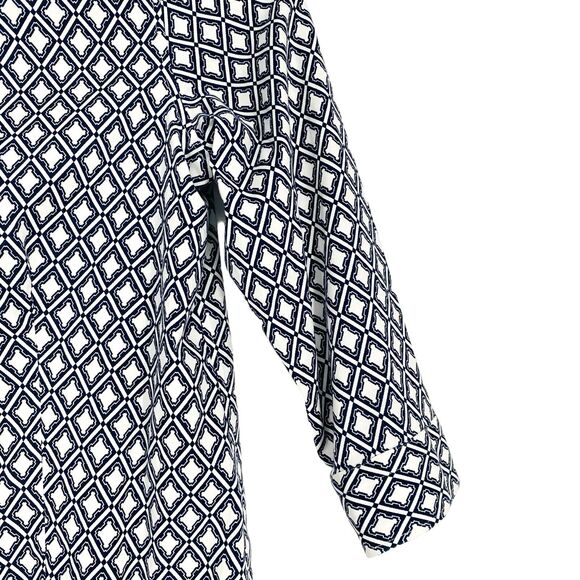 Talbots Button Down Shirt Blue White Geometric Cotton Petite 6 Wrinkle Resistant - Picture 4 of 9